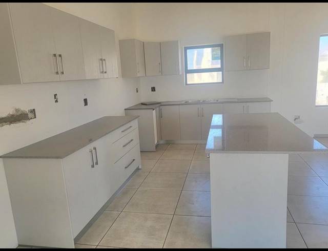 2 BEDROOM HOUSE FOR SALE IN LAAIPLEK